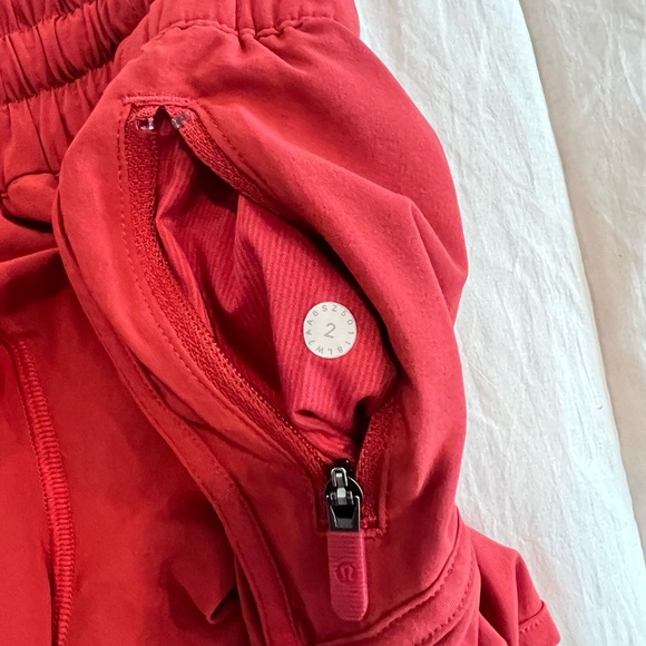 Lululemon Tracker Short - Picture 5 of 5